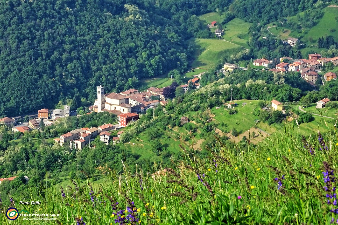 18 Zoom sull'abitato di Palazzago.JPG